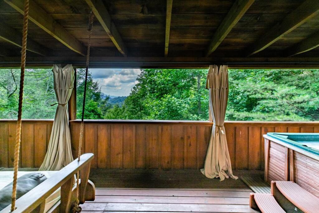 Nice View Fireplace, Hot Tub, Porch Bed, Private Sevierville Exteriér fotografie