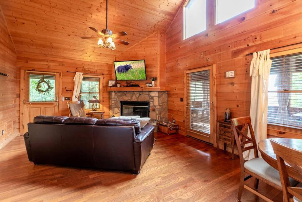 Nice View Fireplace, Hot Tub, Porch Bed, Private Sevierville Exteriér fotografie