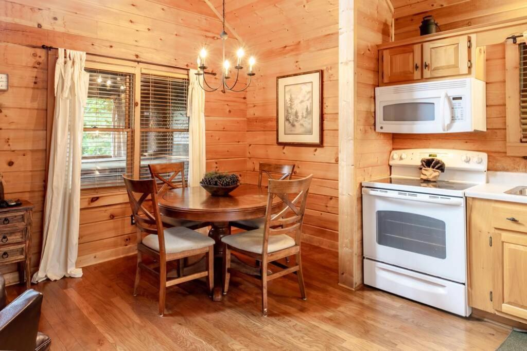 Nice View Fireplace, Hot Tub, Porch Bed, Private Sevierville Exteriér fotografie