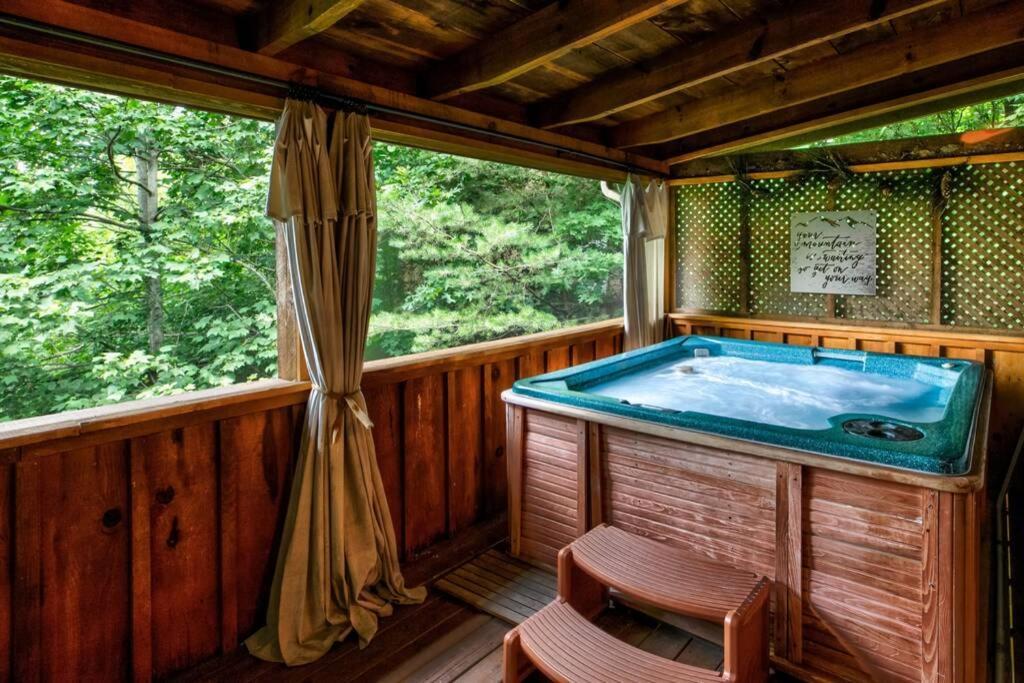 Nice View Fireplace, Hot Tub, Porch Bed, Private Sevierville Exteriér fotografie