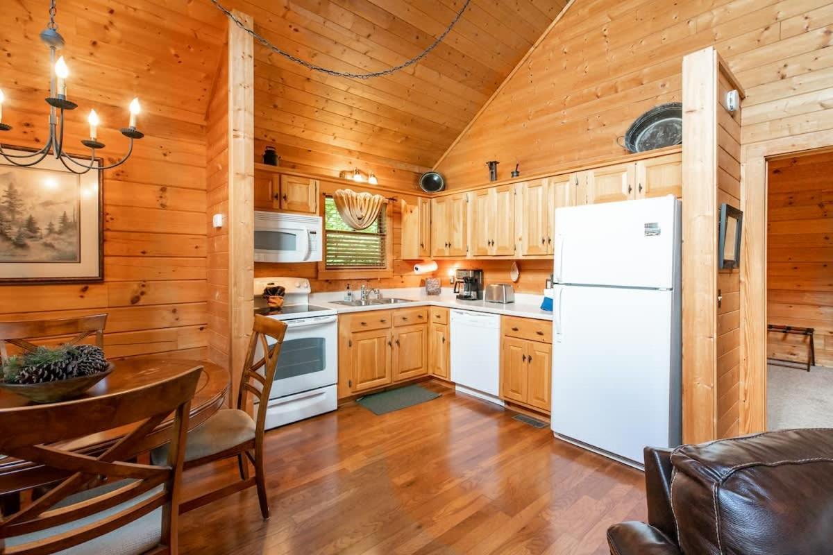 Nice View Fireplace, Hot Tub, Porch Bed, Private Sevierville Exteriér fotografie
