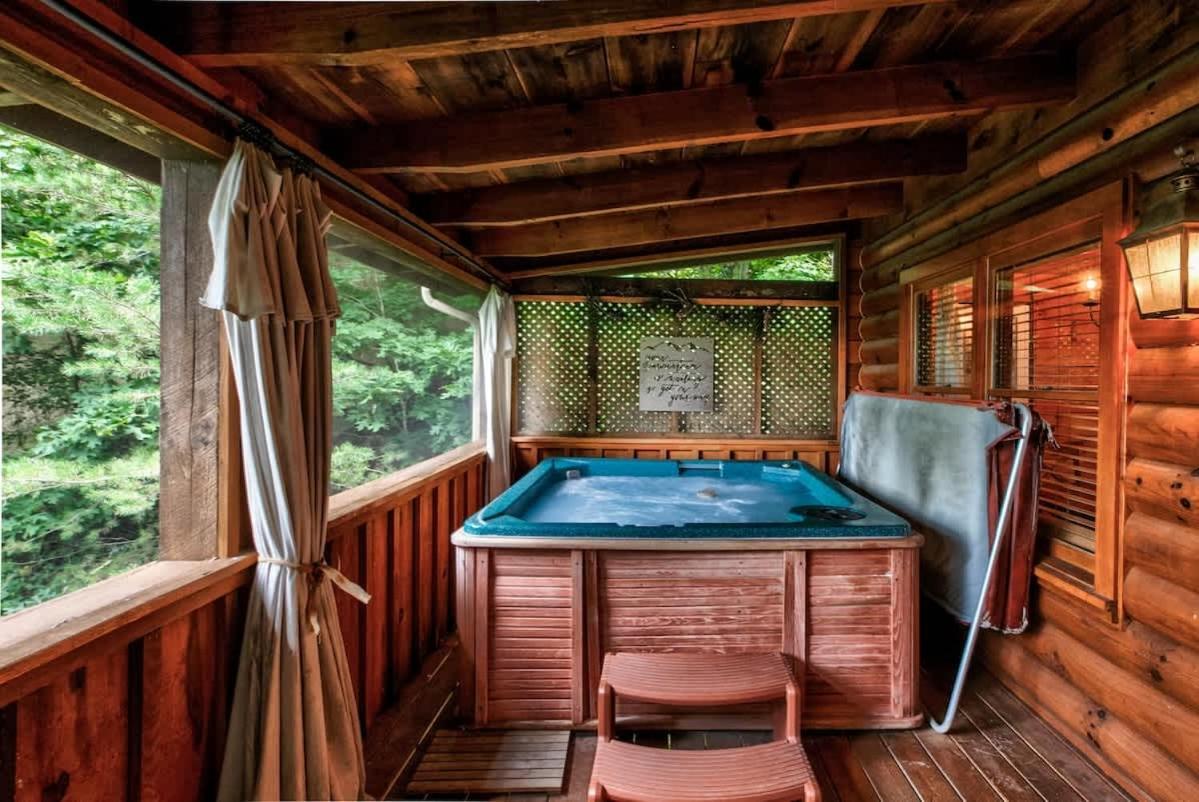 Nice View Fireplace, Hot Tub, Porch Bed, Private Sevierville Exteriér fotografie